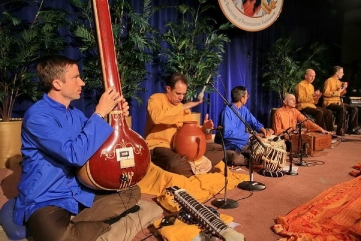 Ep C Monks Lead Devotional Chanting 048 C 1817 Bf 0690 Exp