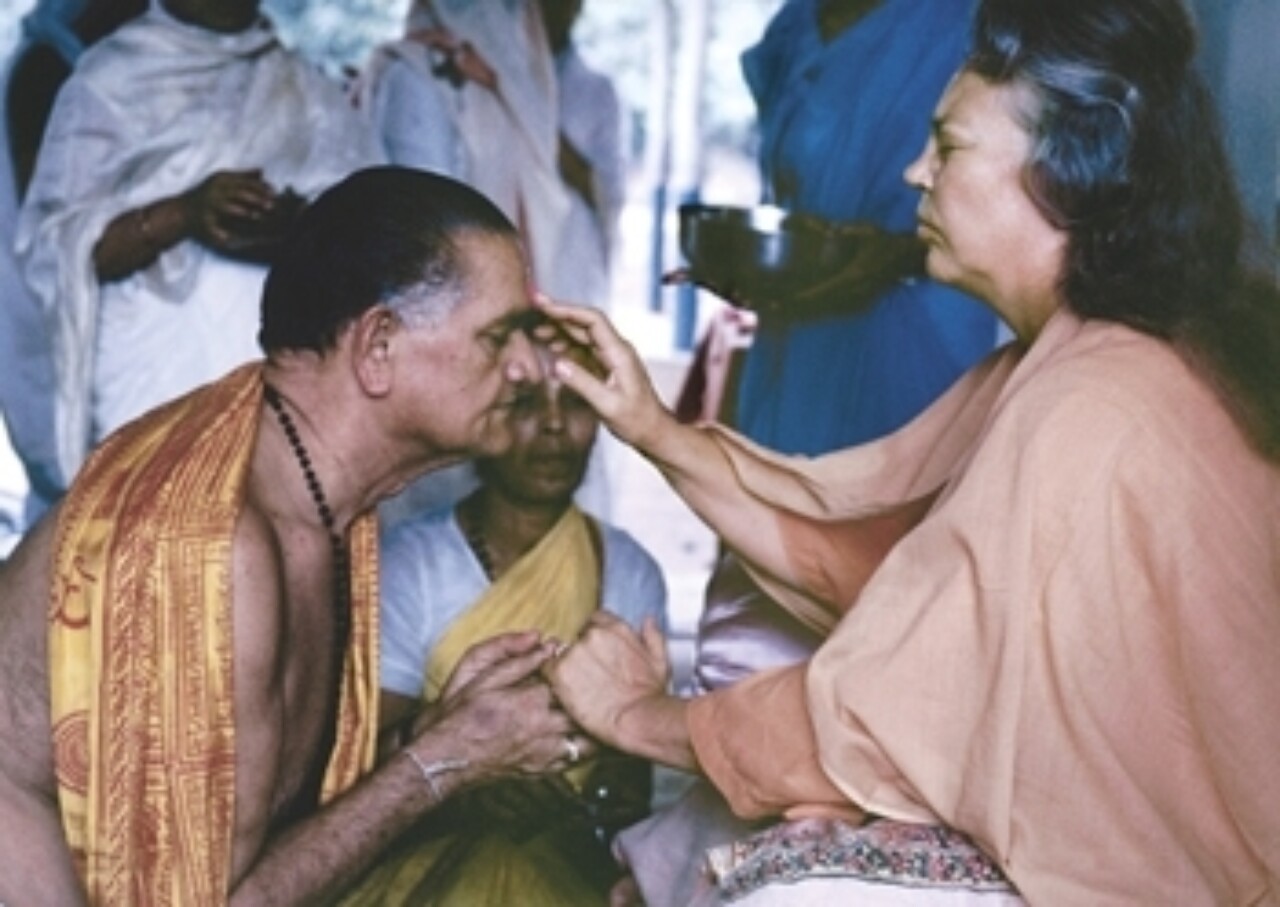 Sri Daya Mata Places Tilak